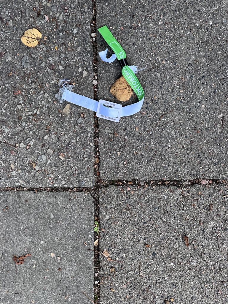 Einlassbaendchen im Dreck